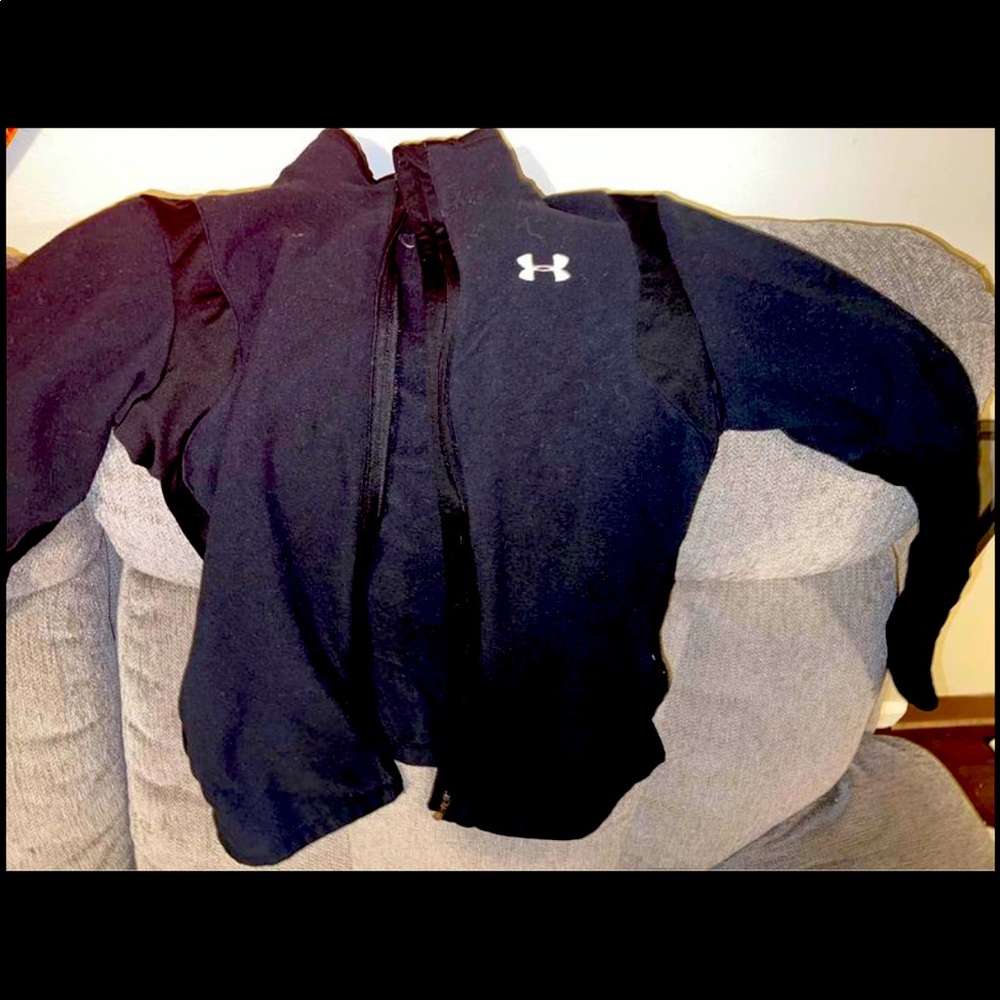 Under armor sweat shirt